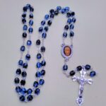 Rosario con grani in vetro colore blu