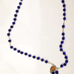 Rosario con grani in vetro colore blue